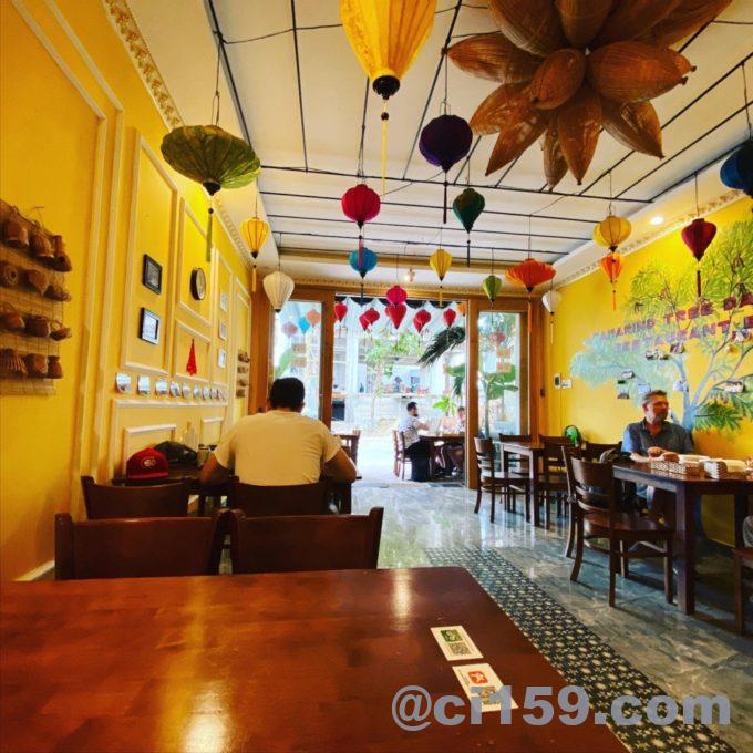 Tamarind Tree Restaurant Da Nangの店内