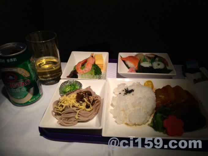 中国東方航空ビジネスクラス機内食
