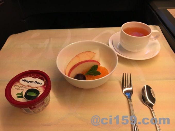 チャイナエアラインビジネスクラスの機内食デザート