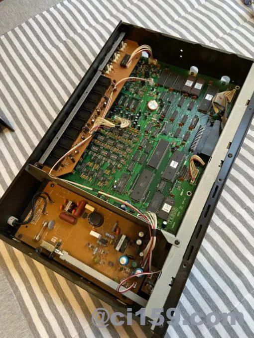 シンセサイザー】電源が入らなくなった「音源モジュールTX802」を修理