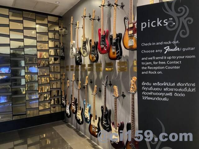 ハードロックホテルパタヤのギター展示