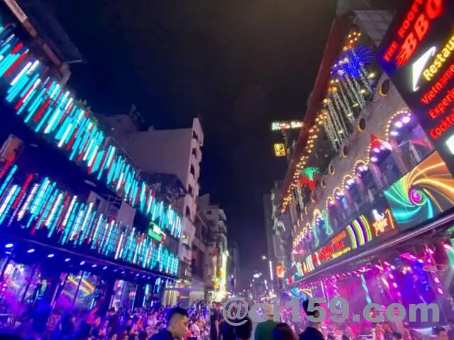ベトナム】ホーチミンの街並みと煌びやかなブイビエン通り