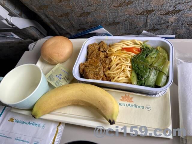 ベトナム航空VN675便の機内食