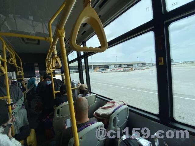 クアラルンプール国際空港内のシャトルバス