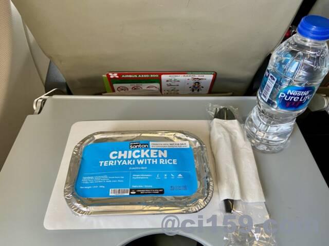 エアアジアXJ613便の機内食