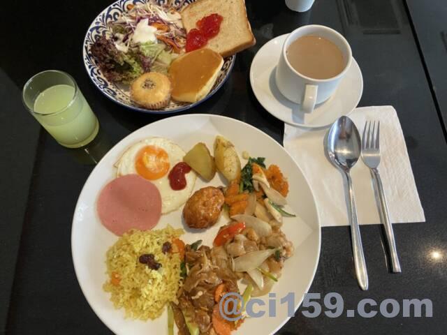 Ashlee Hub Hotel Patongの朝食