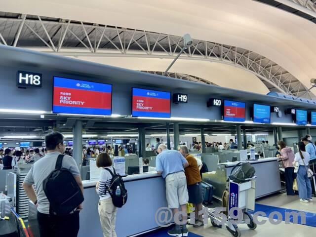関西空港チェックインカウンターH