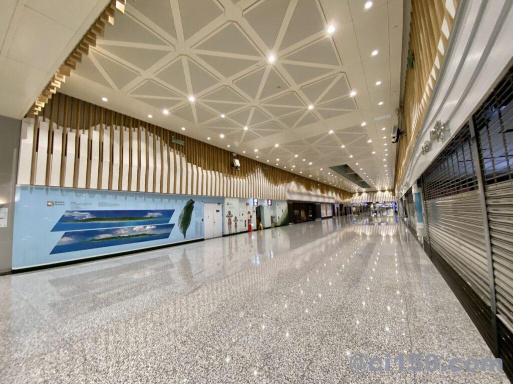 深夜の桃園国際空港