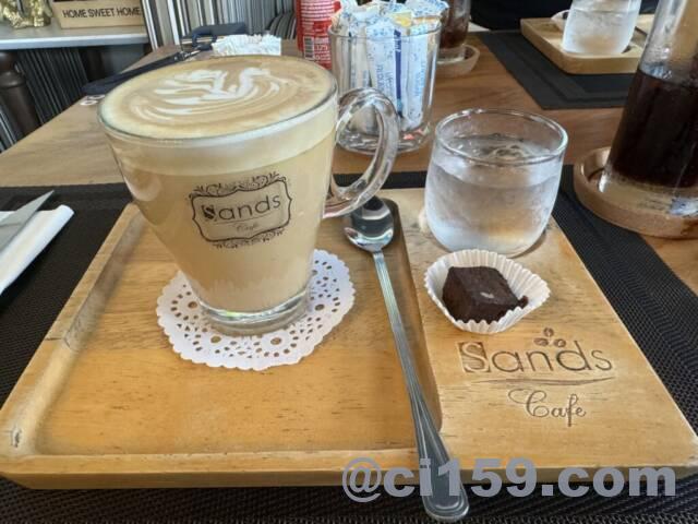 Sands Cafe Pattayaのカフェラテ