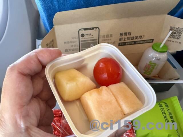 機内食のフルーツ