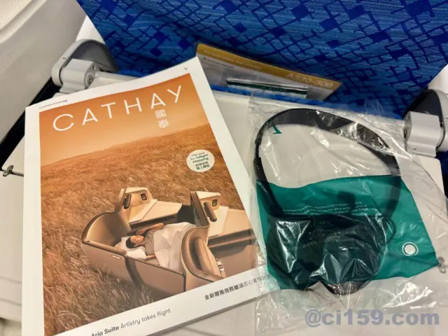 CATHAY PACIFIC 機内ノベルティ　2種類 ｷｬｾｲﾊﾟｼﾌｨｯｸ航空 - Search / X