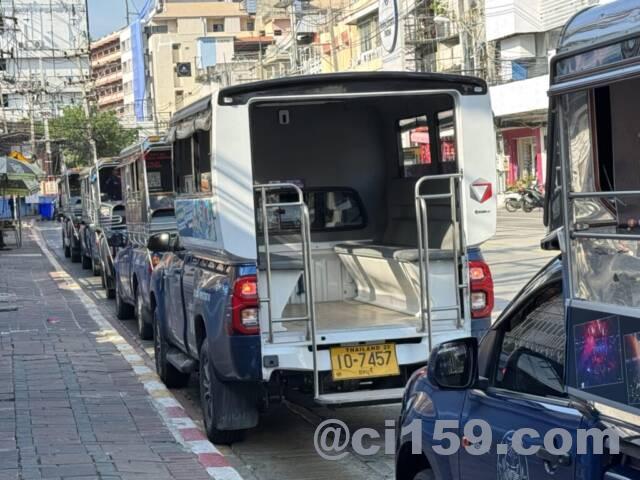 駐車中のソンテウ