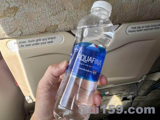 ベトナム航空の飲料水