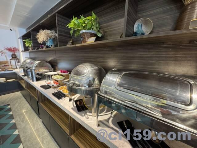 ホテルの朝食会場