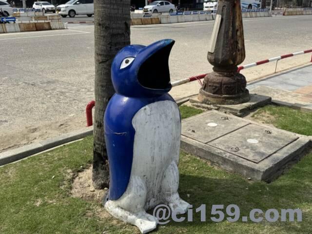 ミーケービーチのゴミ箱