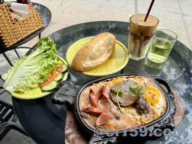 BONEとホワイトコーヒー