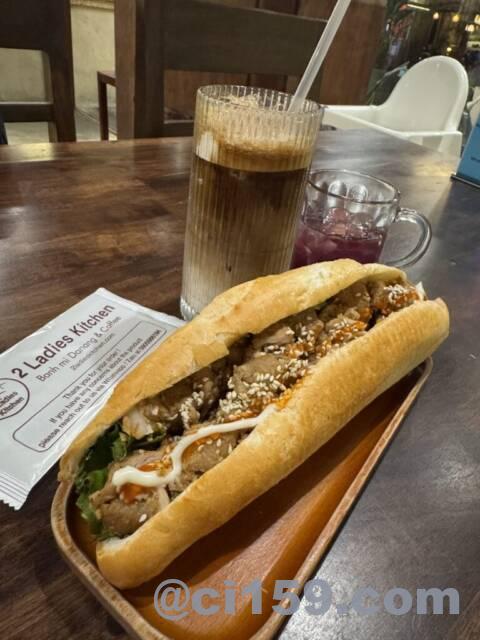 ベトナムコーヒーとバインミー