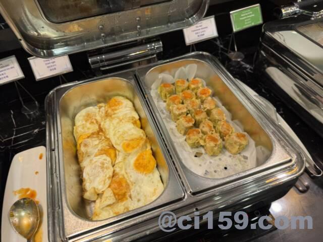 ラウンジの料理