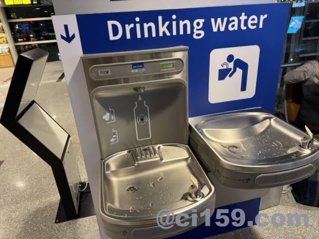 空港の飲料水