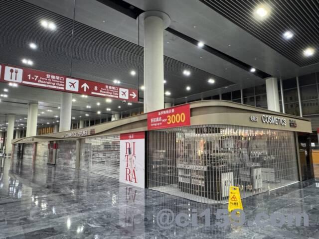 深夜のマカオ空港