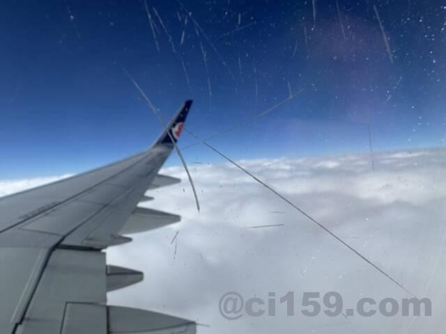 マカオ航空の機内窓
