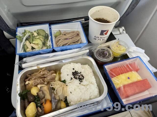 マカオ航空の機内食