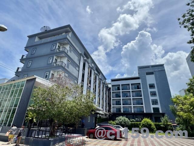 Embryo Hotel