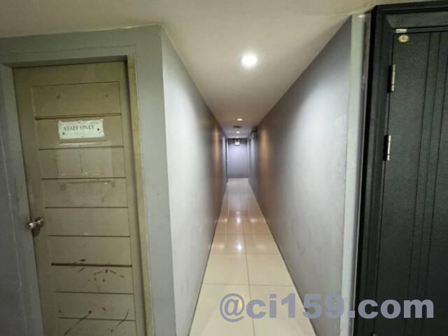 Crystal Suites Pattayaの廊下