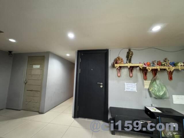 Crystal Suites Pattayaの廊下