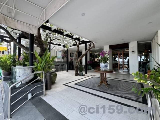 Baboona Beachfront Living Hotel