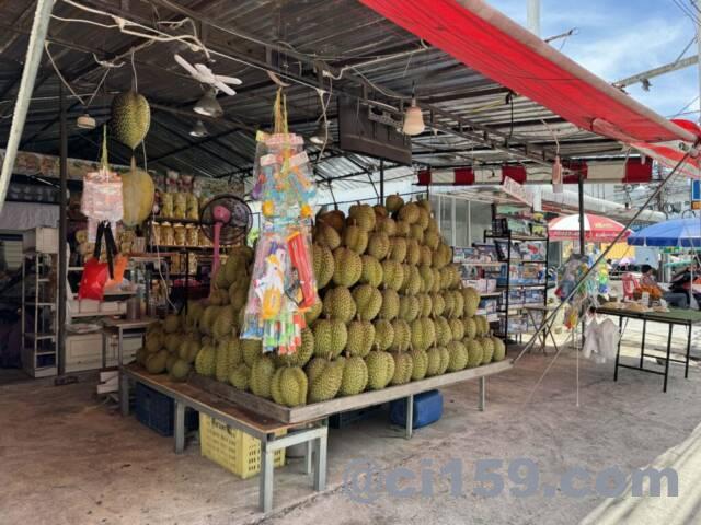 パタヤで販売されているドリアン