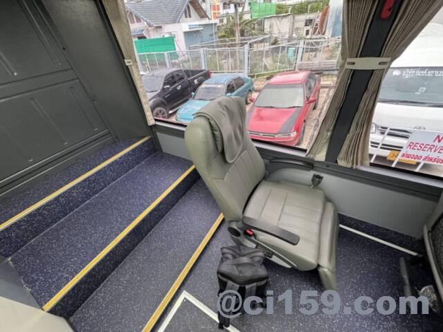 ベルトラベルサービスのバス車内