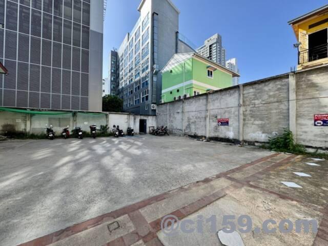 ホテルの駐車場