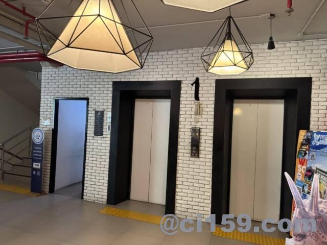 Sunshine Hip Hotelのエレベーター