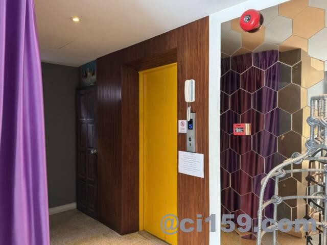 ホテルのエレベーター