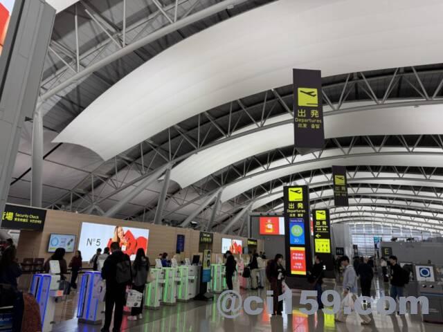 関西空港国際線出発口