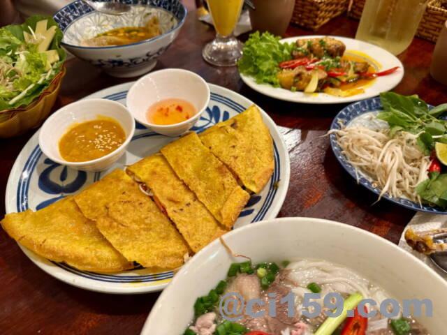 バインセオとベトナム料理