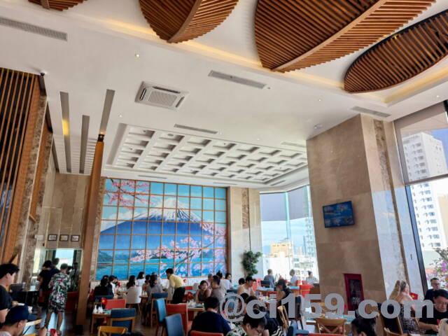 ホテルの朝食会場