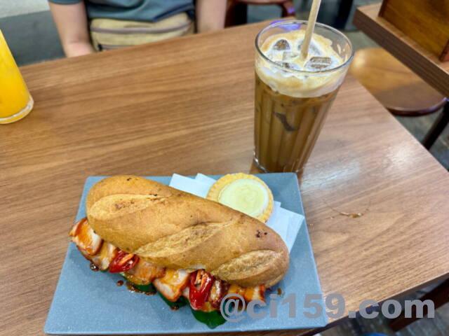 バインミーとベトナムコーヒー