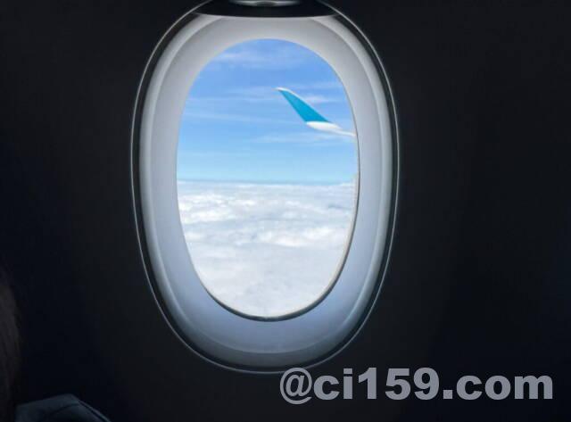 飛行機の窓