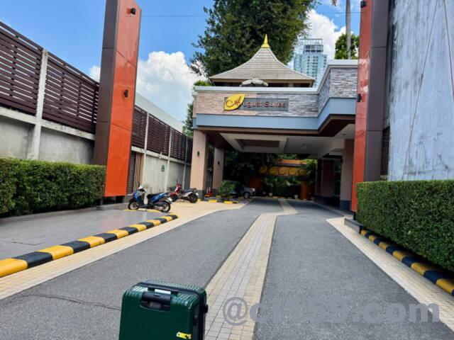 オーガストスイーツの正面入口