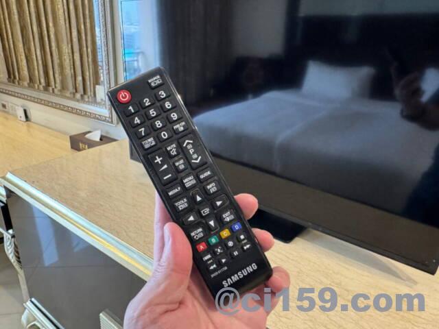 テレビのリモコン