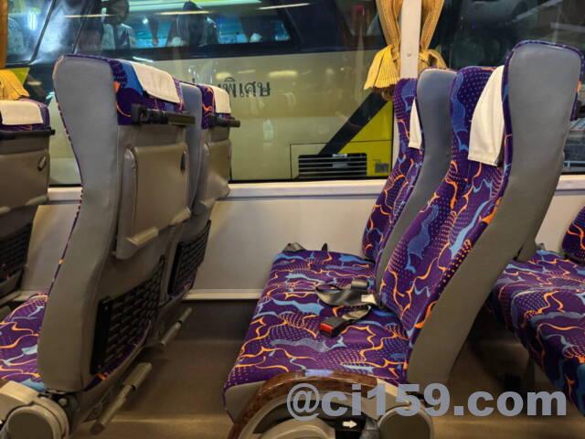 バスの車内
