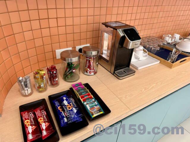 インスタントコーヒーとクッキー