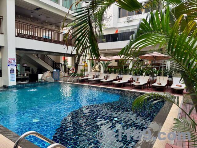 Sunshine Hotel and Residencesのスイミングプール