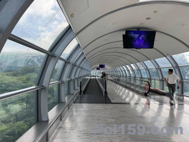 JEWELへの連絡橋