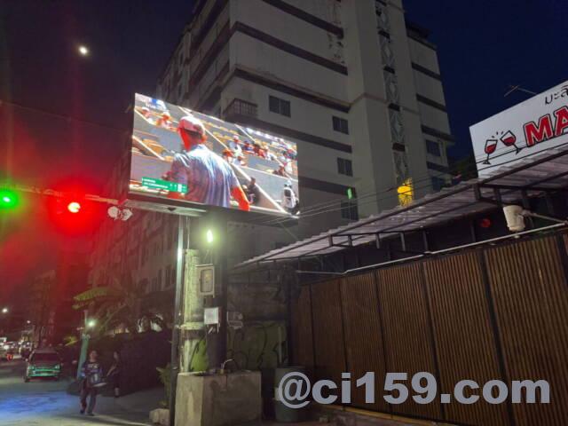 バービアの大型モニター