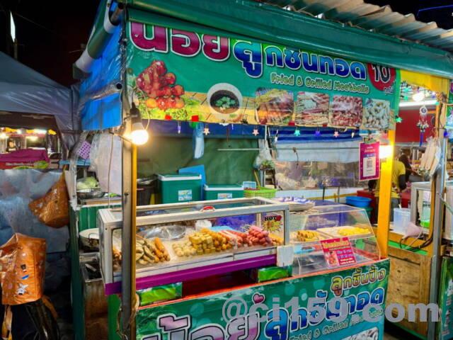 ソーポン市場のルークチン屋台