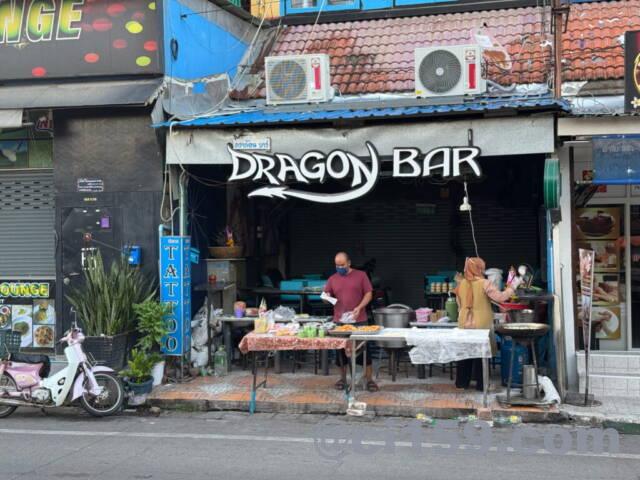 ソイブッカオ沿いのパートンコー屋台
