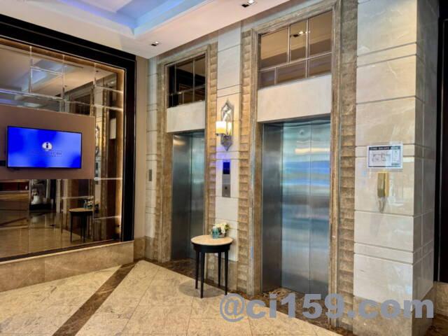 Intimate Hotel Pattayaのエレベーター